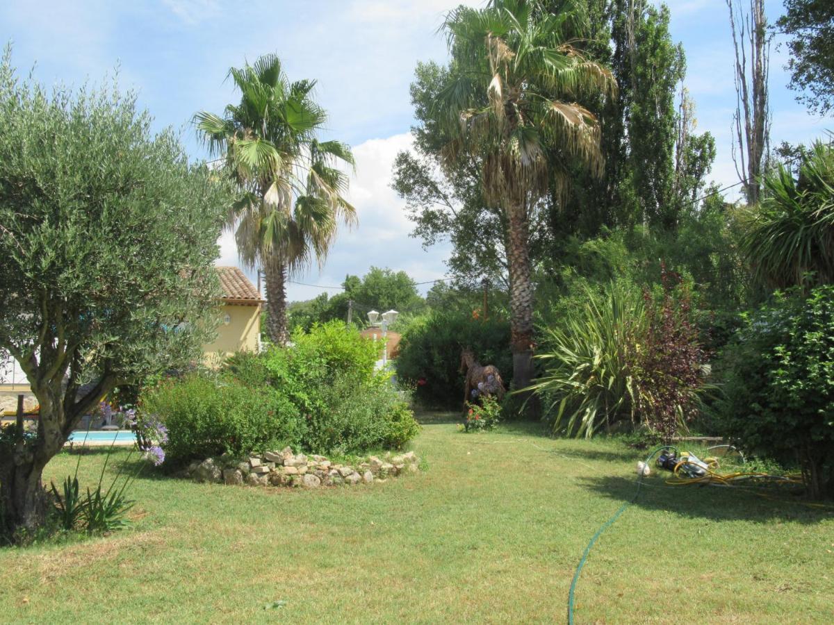 Villa LE Cabanon des hirondelles à Villecroze Extérieur photo